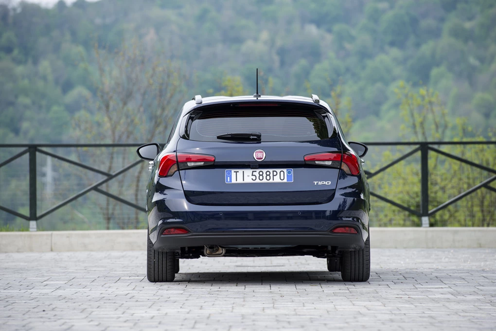 2017 Fiat Tipo Station Wagon Boot