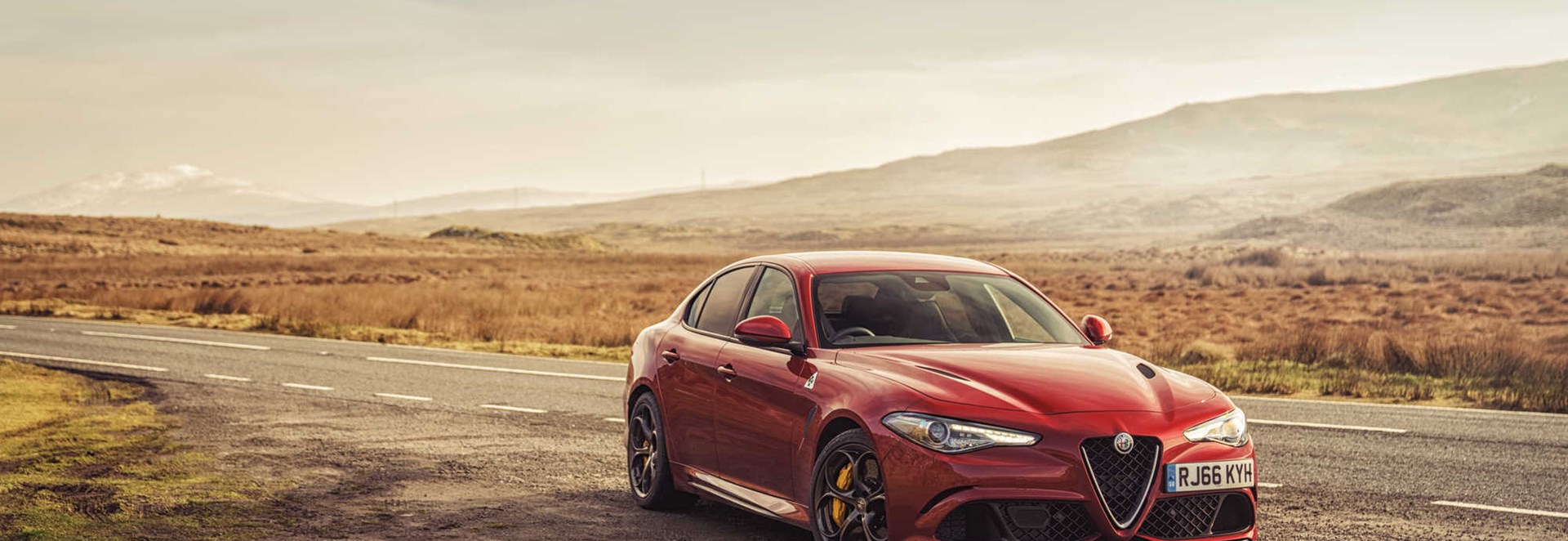 Alfa Romeo Giulia Quadrifoglio 2.9L V6 Saloon 2017 Review 