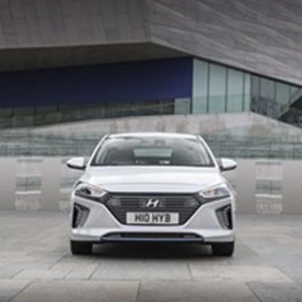 Hyundai Ioniq Hybrid 2016