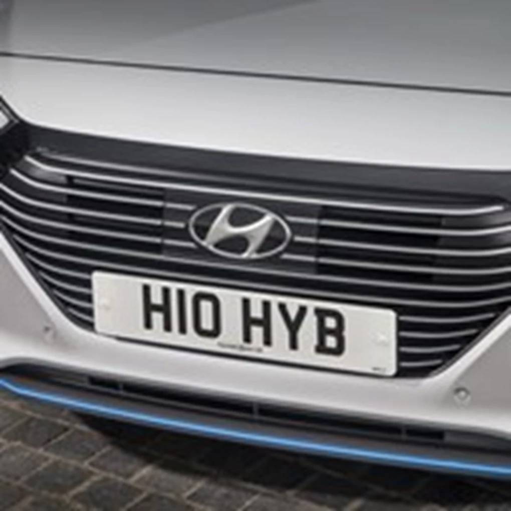 Hyundai Ioniq Hybrid Premium SE Hatchback Grill