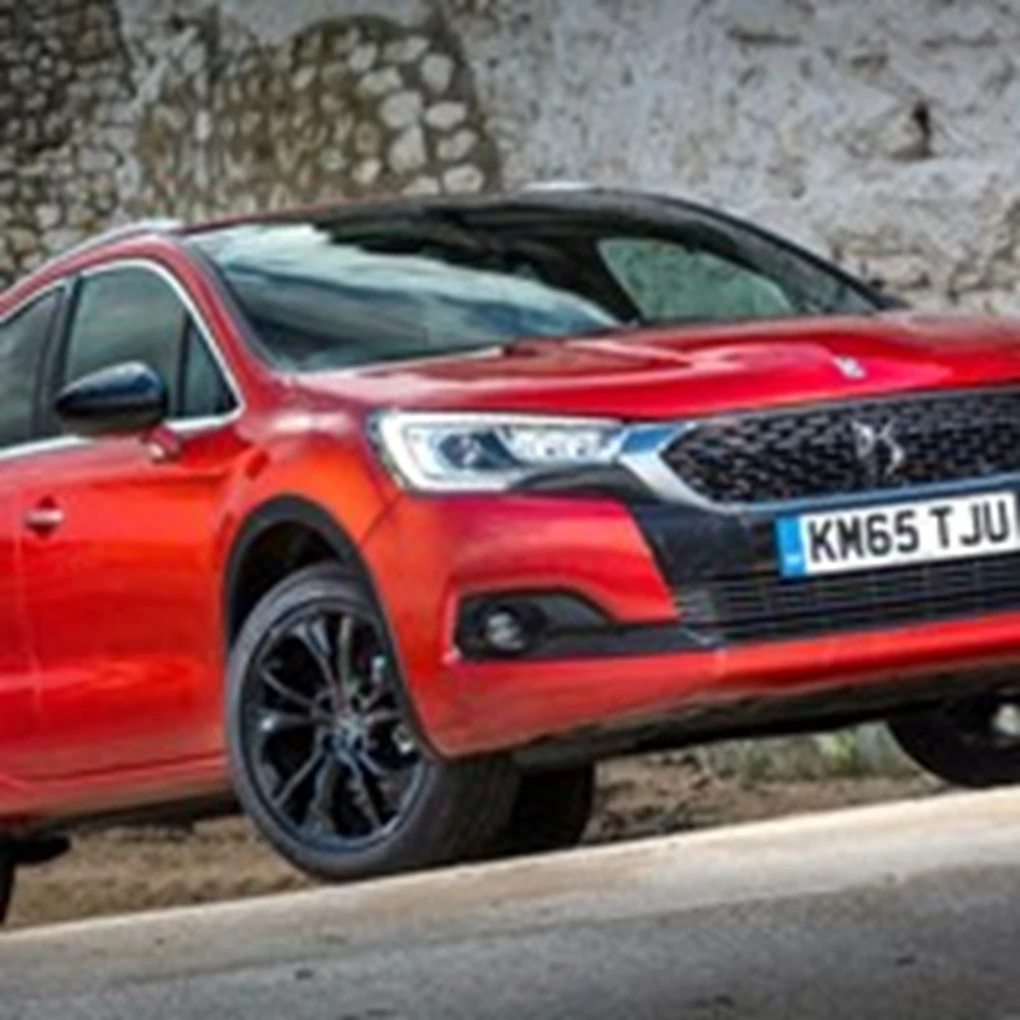 2016 DS 4 Crossback Side View