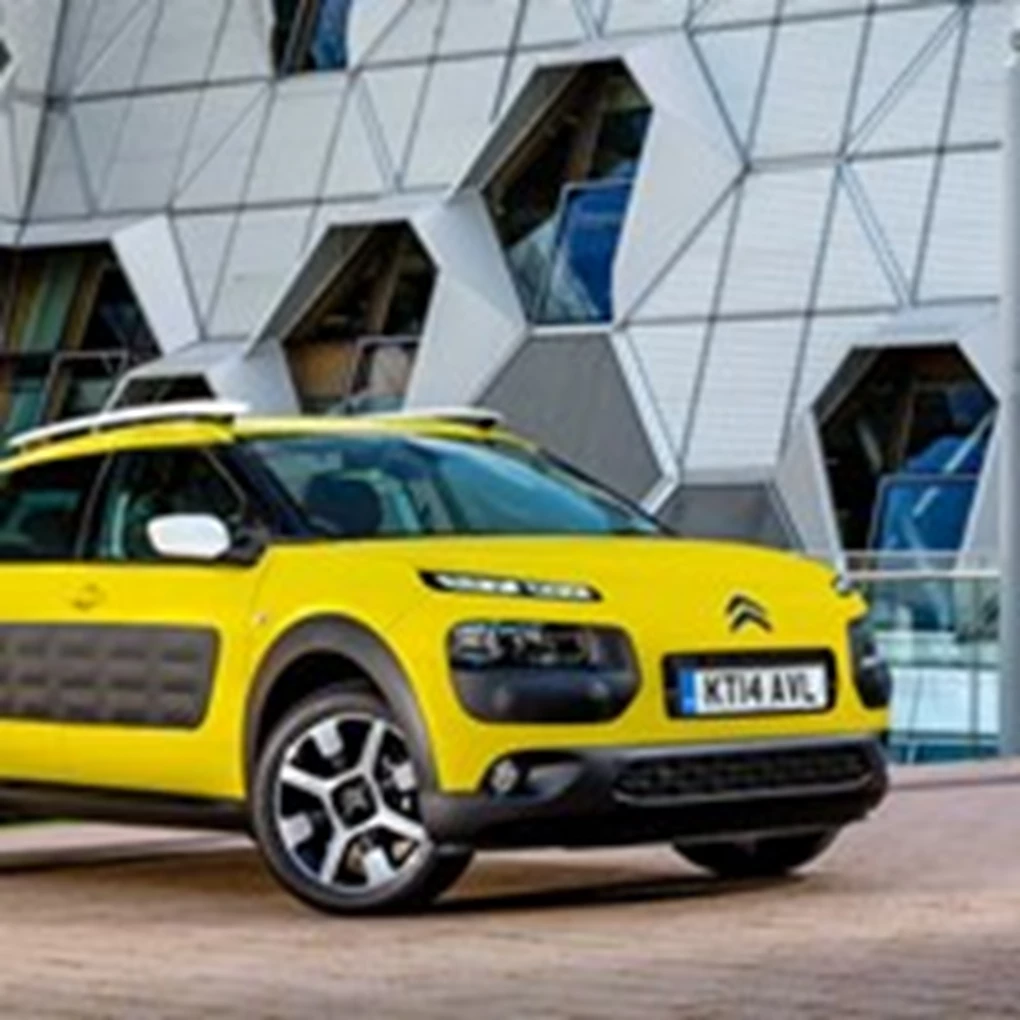 2015 Citroen C4 Cactus Crossover Side View