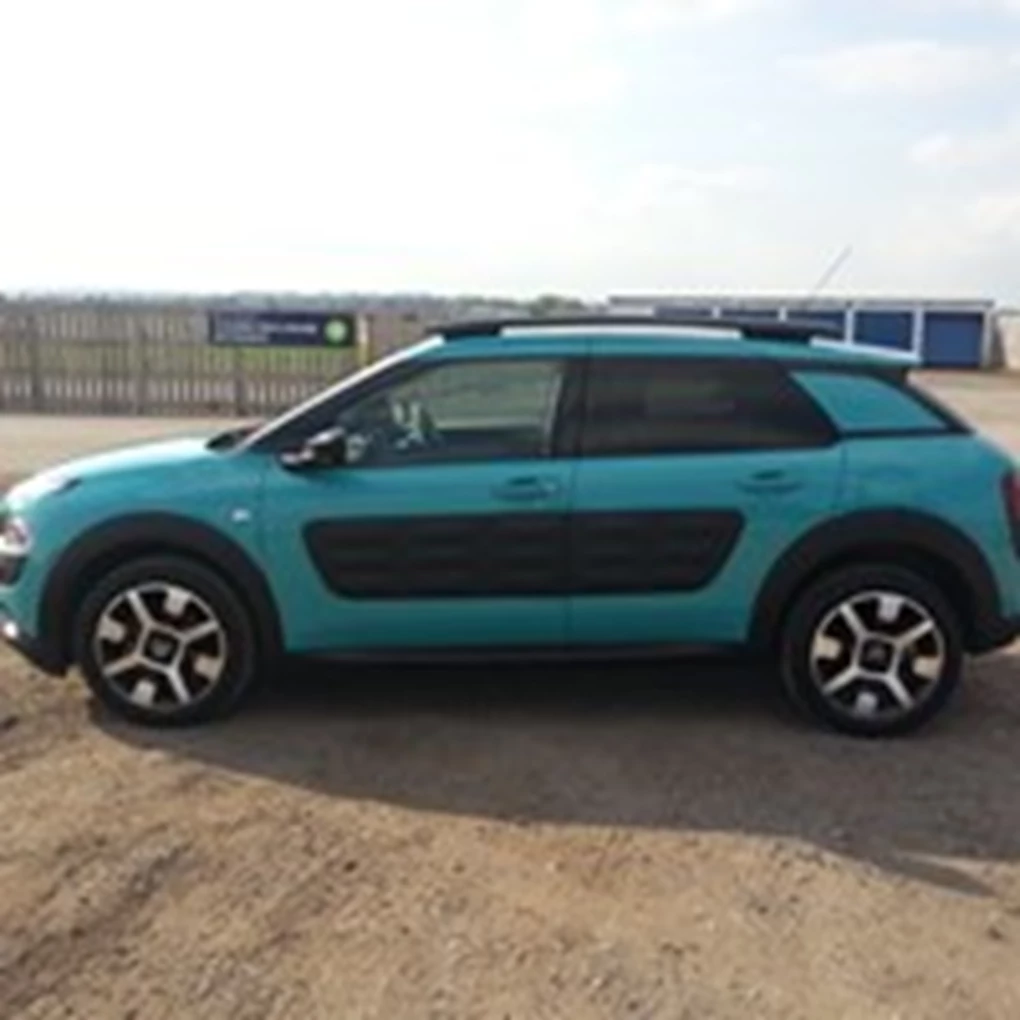 2015 Citroen C4 Cactus Crossover Sideview