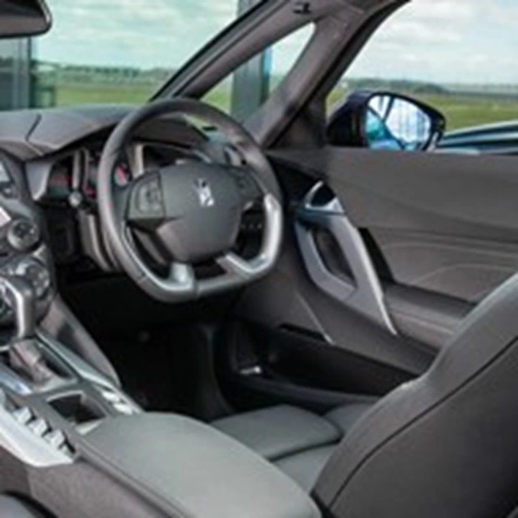 2015 DS 5 Hatchback Interior