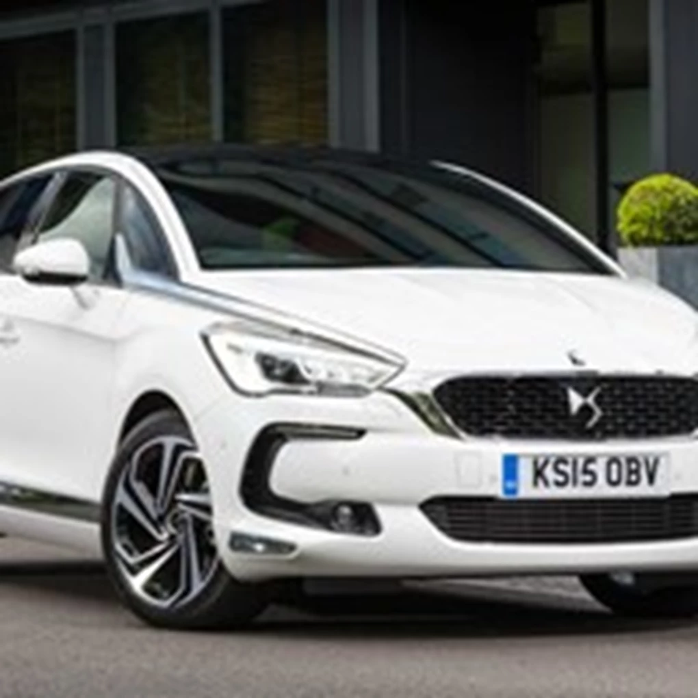 2015 DS 5 Hatchback White