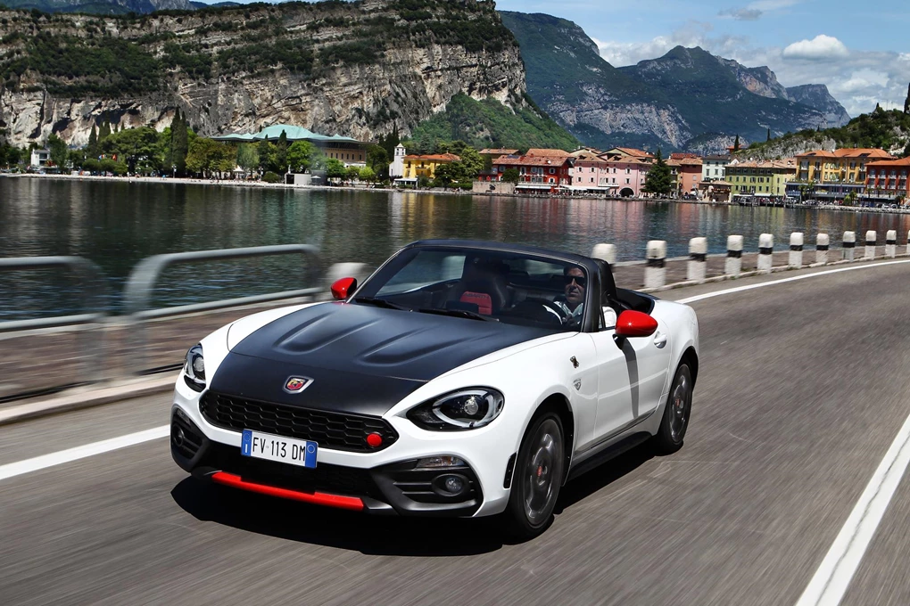 2016 Abarth 124 Spider sports converitble