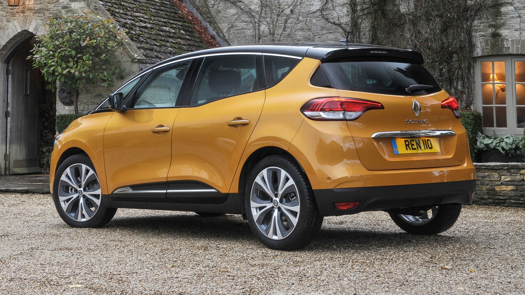 Renault Scenic Dynamique S Nav dCi 110 MPV review 