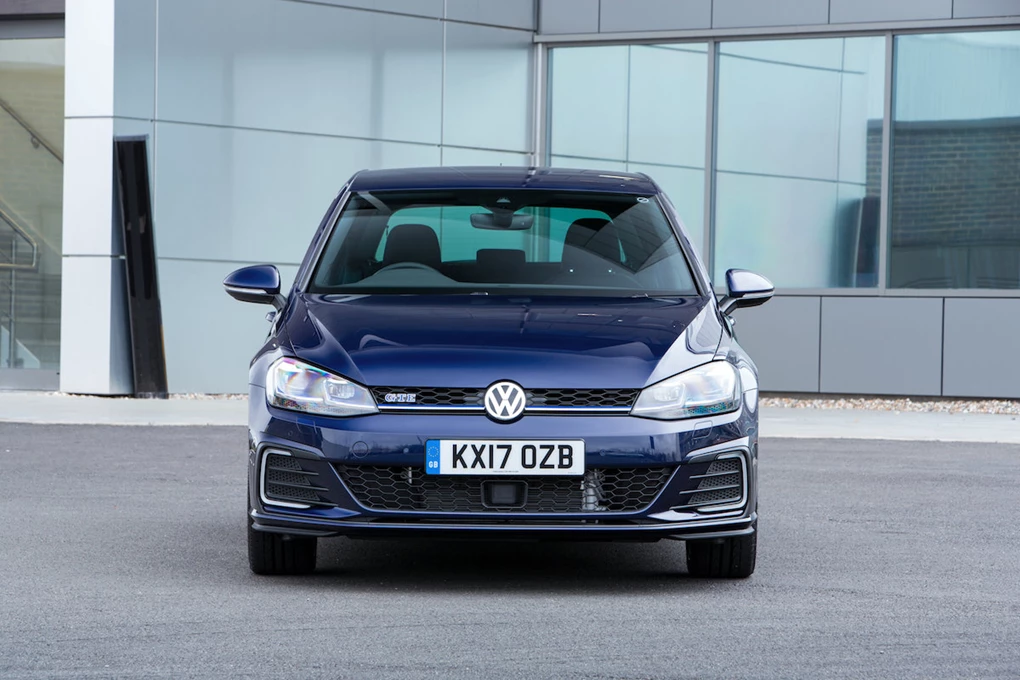 2017 Volkswagen Golf GTE hatchback
