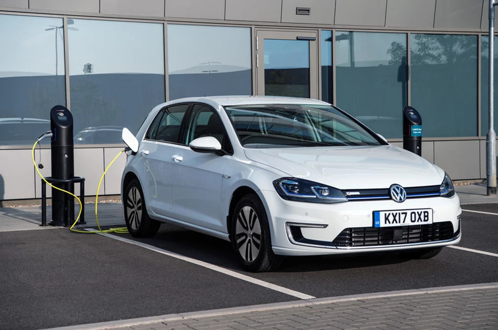2017 Volkswagen e-Golf all-electric hatchback
