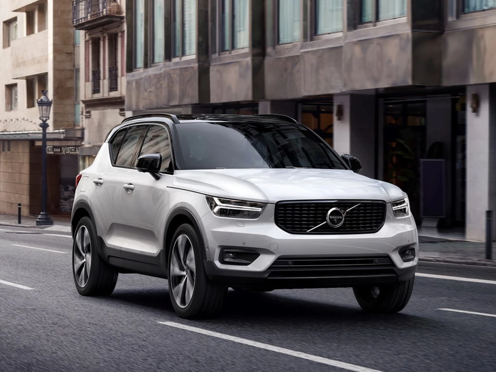 2018 Volvo XC40 premium compact SUV