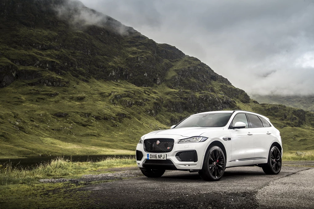 2017 Jaguar F-Pace mid-size SUV