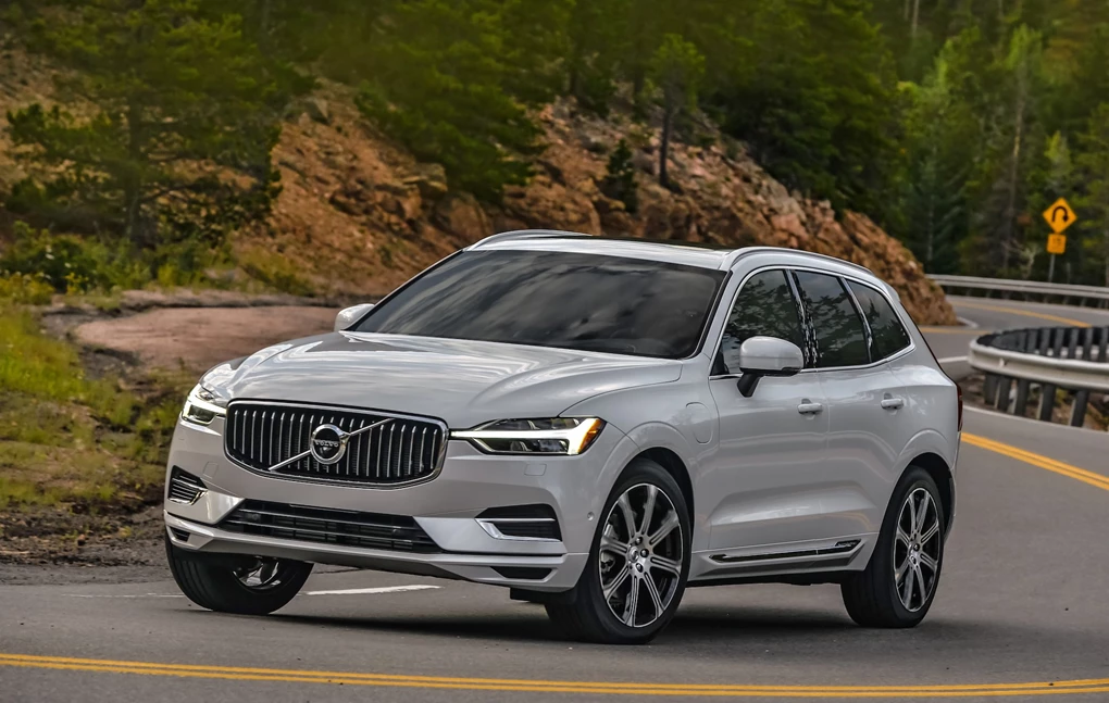 2017 Volvo XC60 mid-size SUV