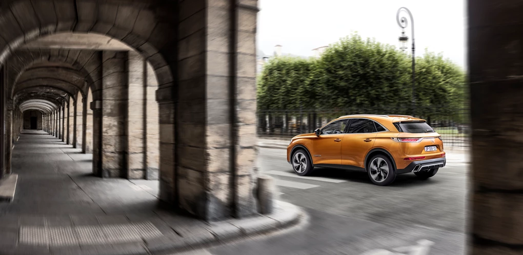 2017 DS 7 Crossback designer SUV