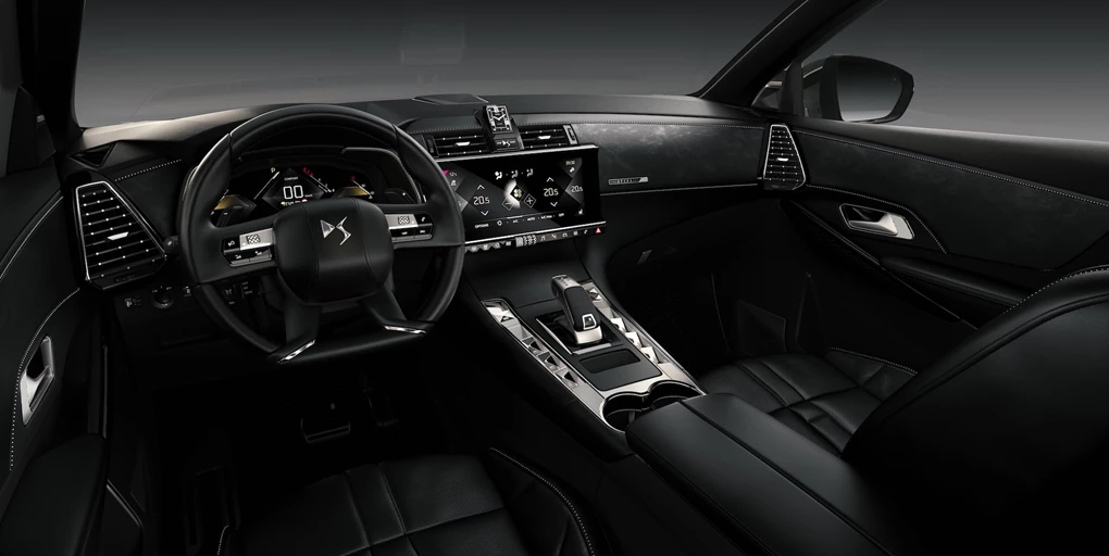 2017 DS 7 Crossback designer SUV