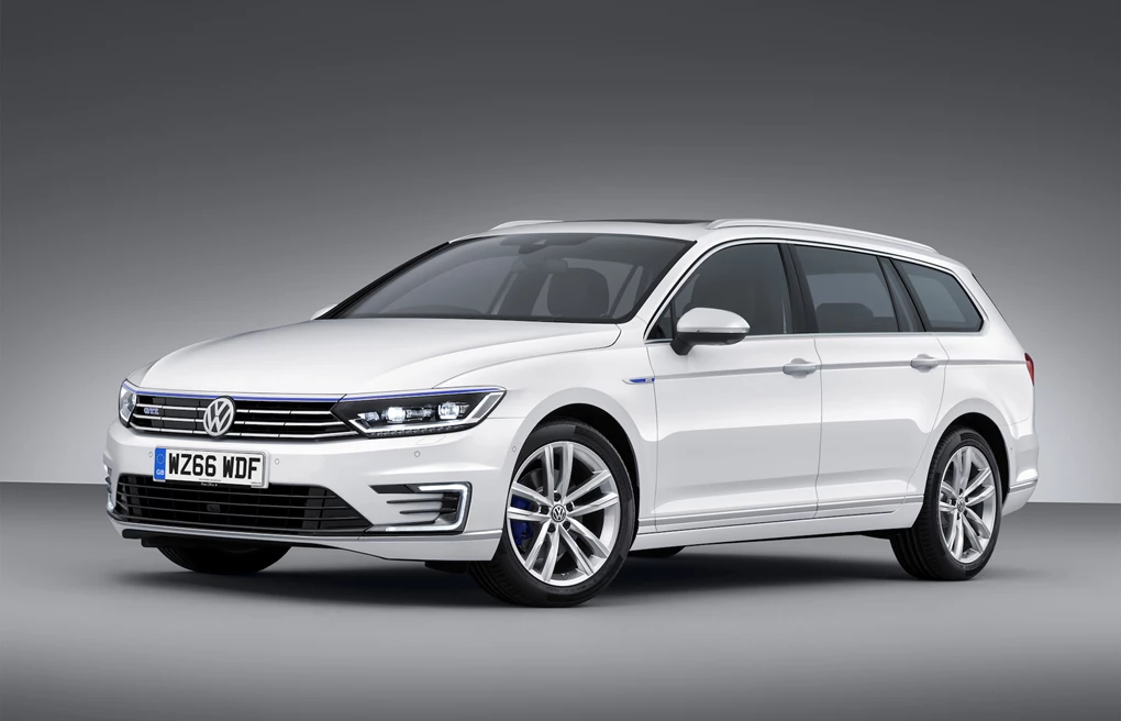 2016 Volkswagen Passat GTE hybrid estate