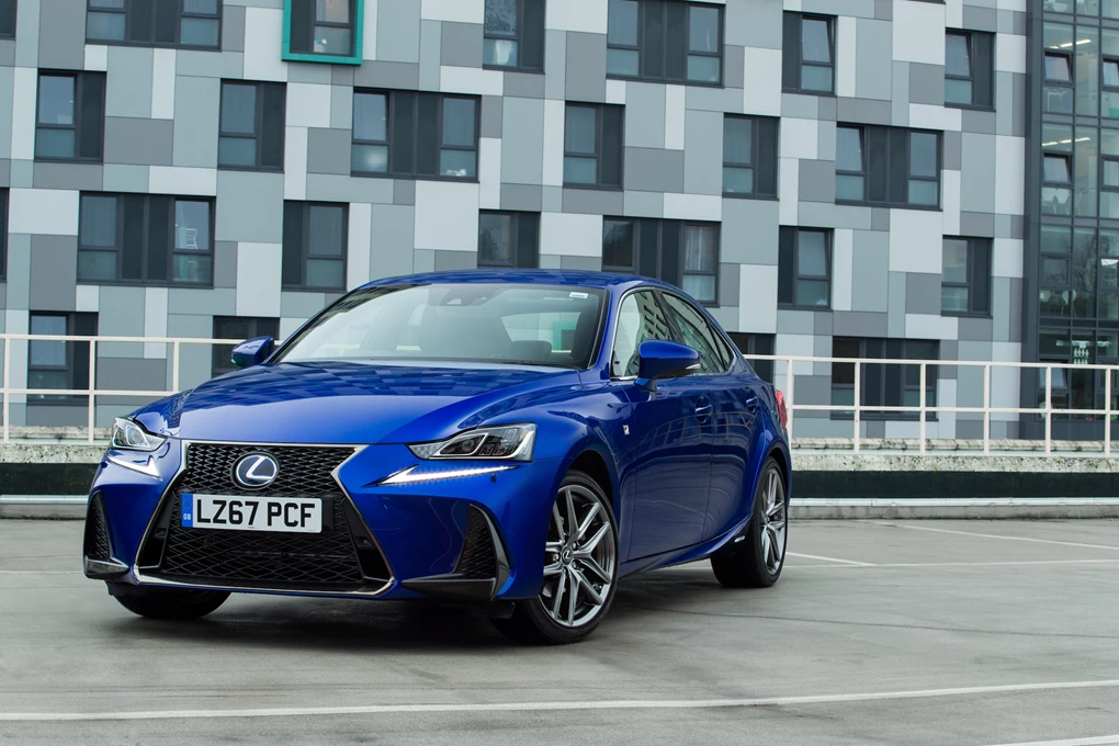 2016 Lexus IS sports saloon