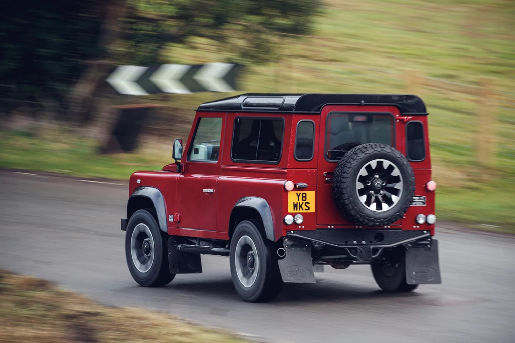 2018 Land Rover Works Defender V8 classic SUV
