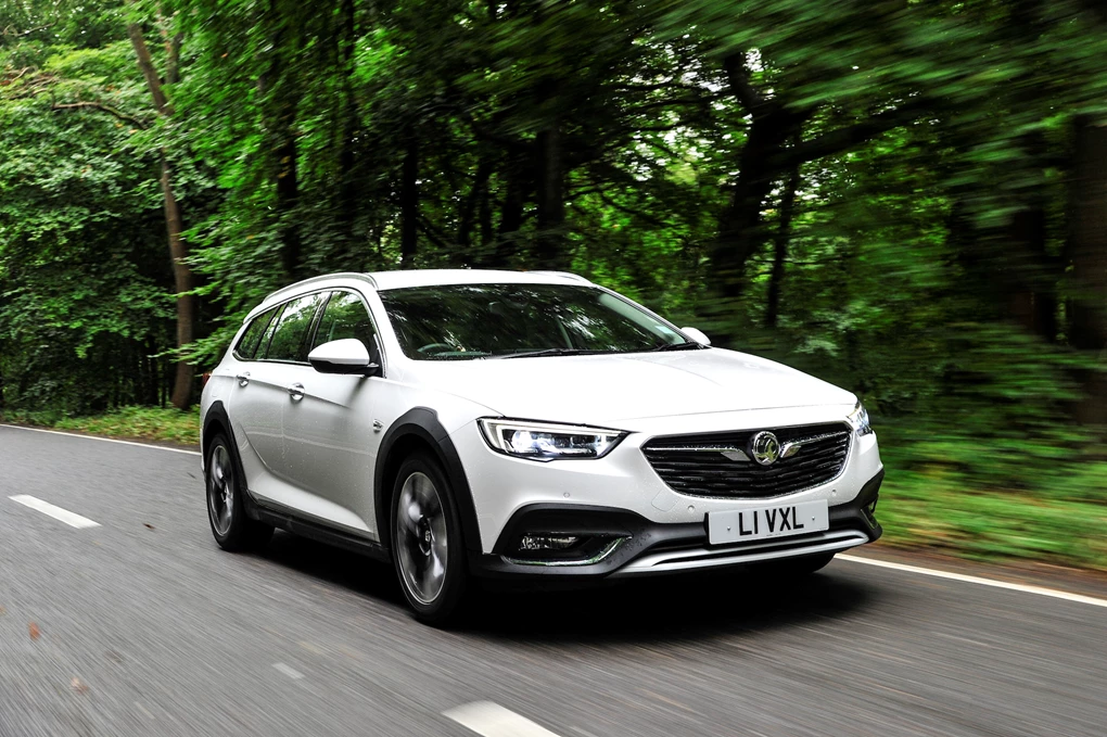 2018 Vauxhall Insignia Country Tourer rugged estate