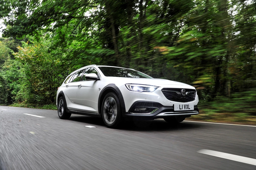 2018 Vauxhall Insignia Country Tourer rugged estate
