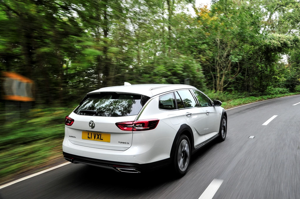 2018 Vauxhall Insignia Country Tourer rugged estate