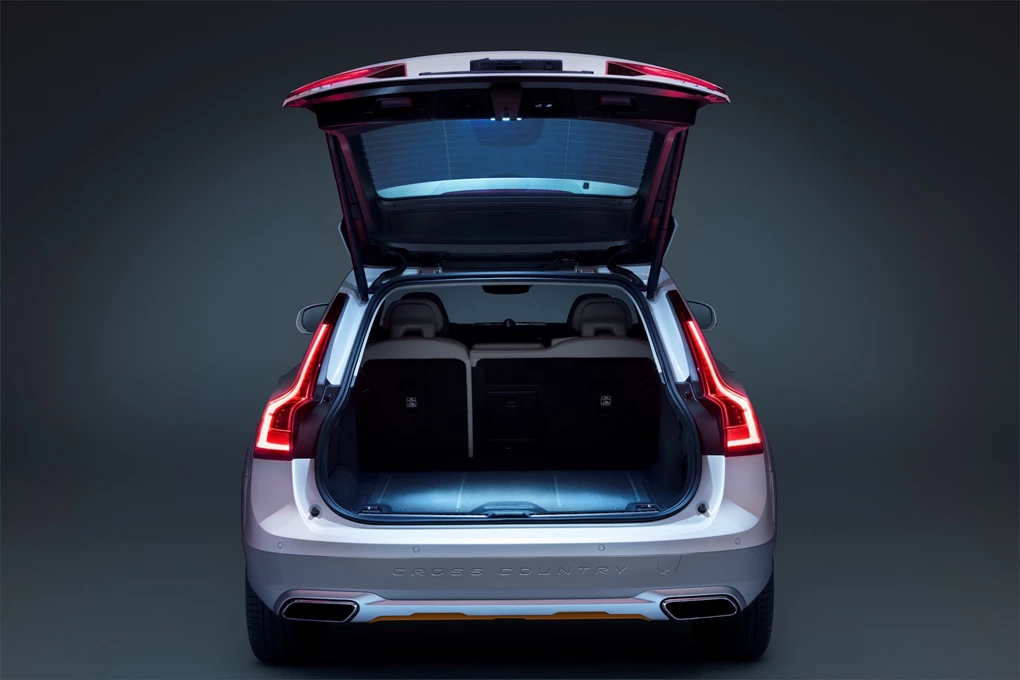 2017 Volvo V90 Cross Country Ocean Race