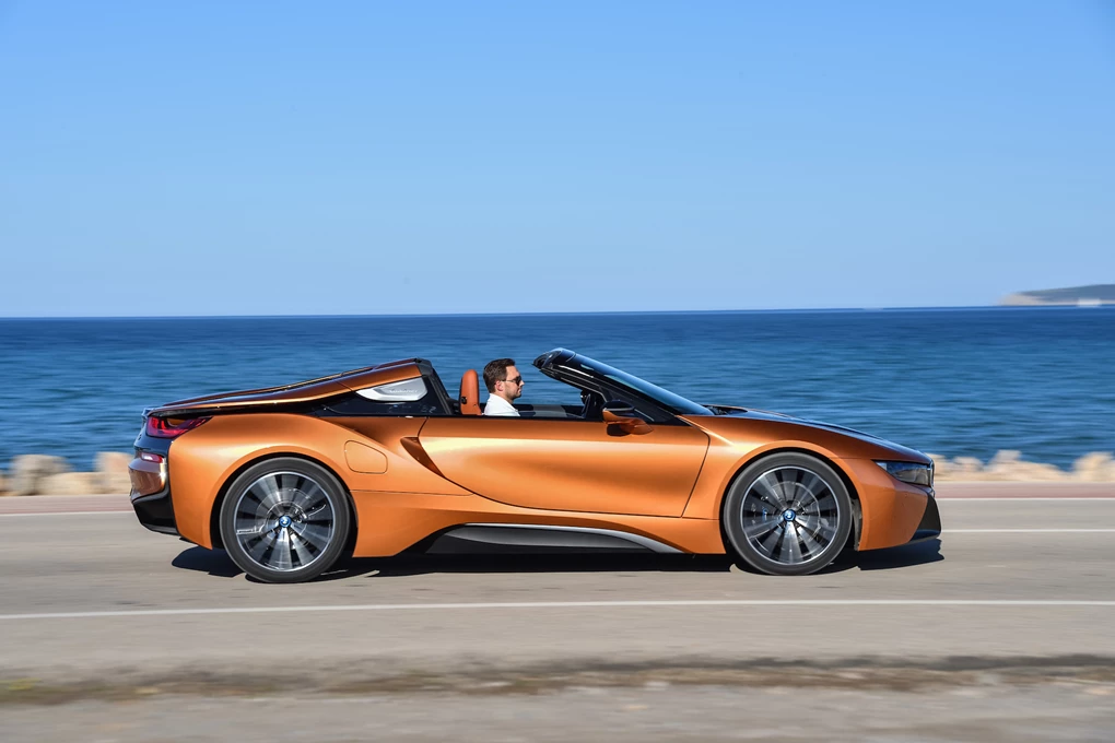 2018 BMW i8 Roadster